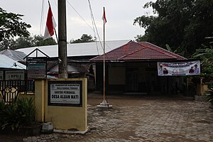 Kantor kepala desa (pembakal) Aluan Mati