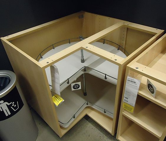 563px-Kitchen_cabinet_corner_design_showing_turntable_inside.jpg