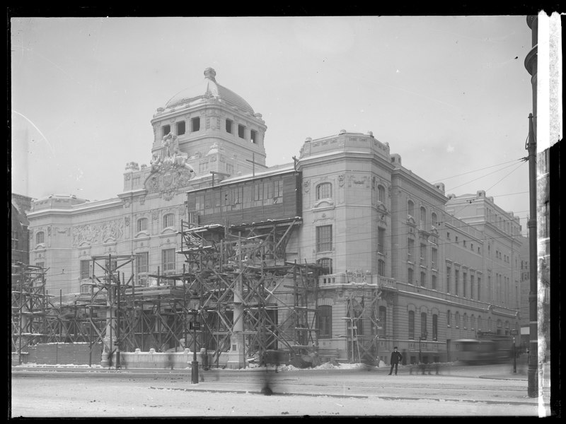 File:Kungliga Dramatiska teatern under byggnation - SMV - KDT014.tif