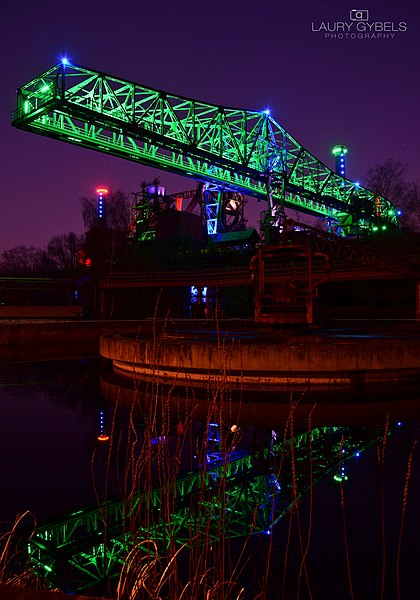 File:Landschaftspark by night .jpg