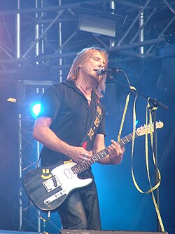 Simo Ralli esiintymässä vuonna 2008.