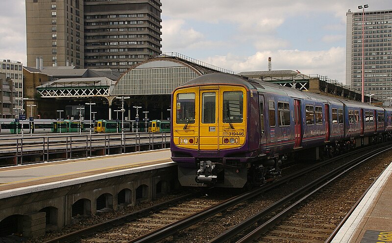 File:London Bridge station MMB 11 319446.jpg