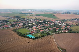 <span class="mw-page-title-main">Luštěnice</span> Municipality in Central Bohemian, Czech Republic