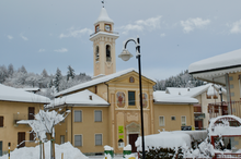La chiesa di Lurisia dopo una nevicata