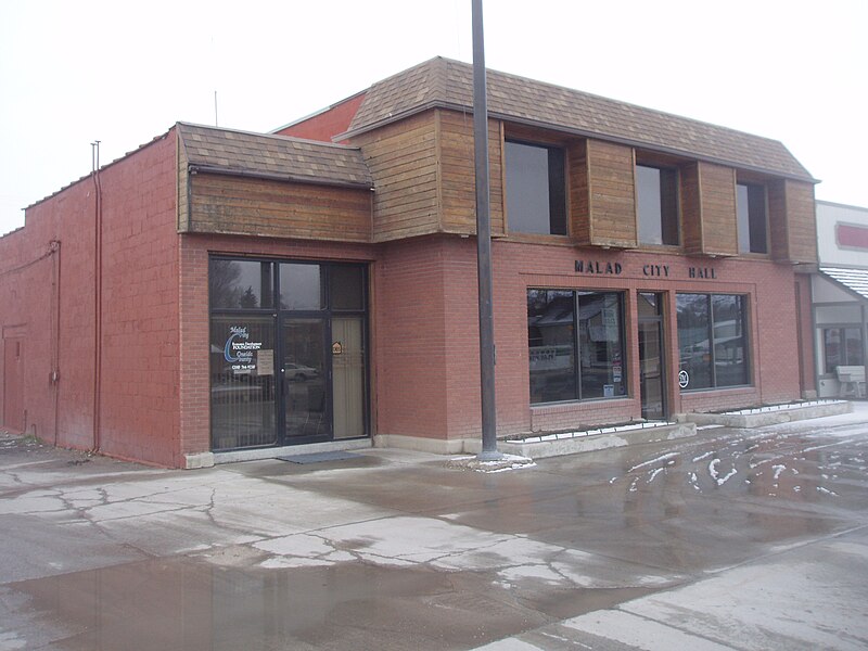 File:Malad Idaho City Hall.jpeg