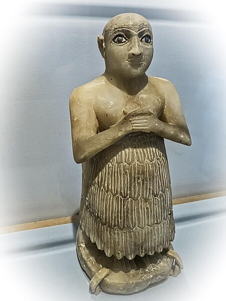 File:Male human statue from Khafaje, Iraq 2600-2350 BCE Alabaster.jpg