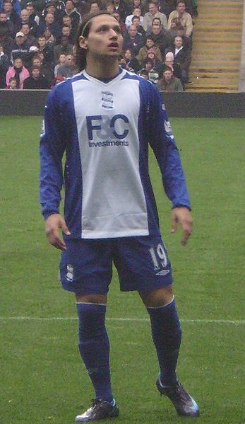 Zárate playing for Birmingham City in 2008