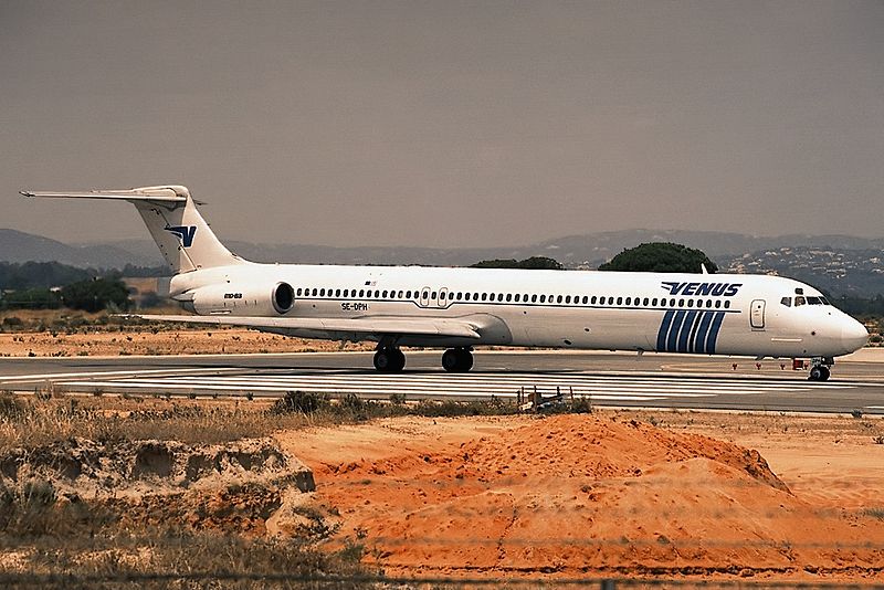 File:McDonnell Douglas MD-83, Venus Airlines JP88089.jpg