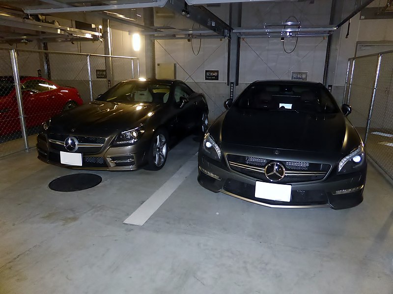 File:Mercedes-Benz SLK200 BlueEFFICIENCY MT (R172) & SL63 AMG (R231) front.JPG