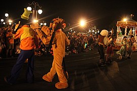 Mickey's Boo-To-You Halloween Parade (29506450750).jpg