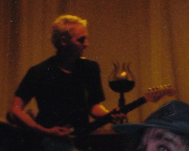 Lead guitarist Mike McCready performing in Columbia, Maryland in September 1998