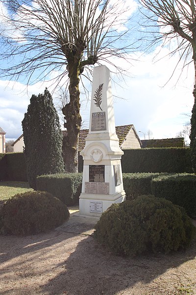 File:Monument aux morts de Selles-Saint-Denis le 6 mars 2018 - 1.jpg