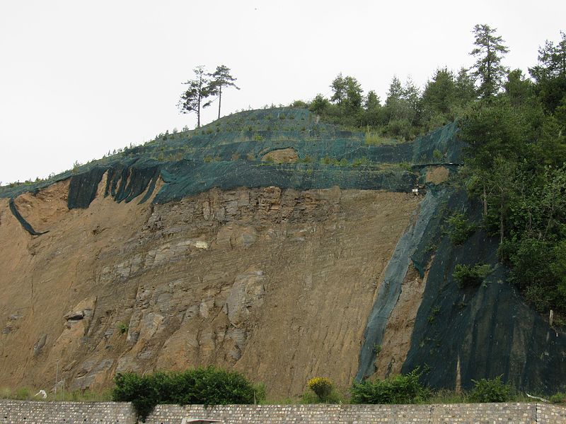 File:Mountain in Thimphu city, July 2016 06.jpg