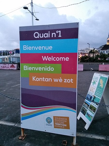 File:Multilingual sign on a dock in Fort-de-France.jpg