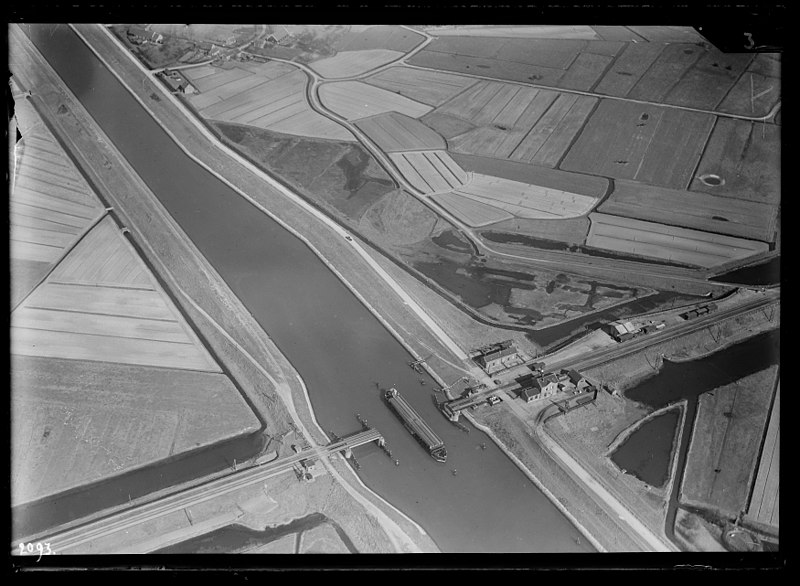 File:NIMH - 2011 - 0674 - Aerial photograph of Zuid-Beveland, The Netherlands - 1920 - 1940.jpg