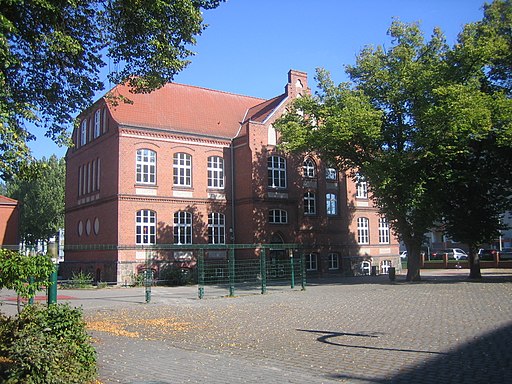 Neubrandenburg Grundschule Uns-Hüsung 01