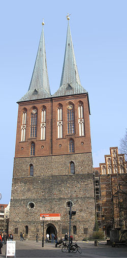 Nikolaikirche Berlin April 2007.jpg