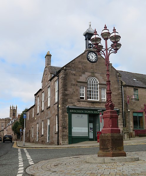 File:Old Town Hall, Brechin (geograph 6982552).jpg