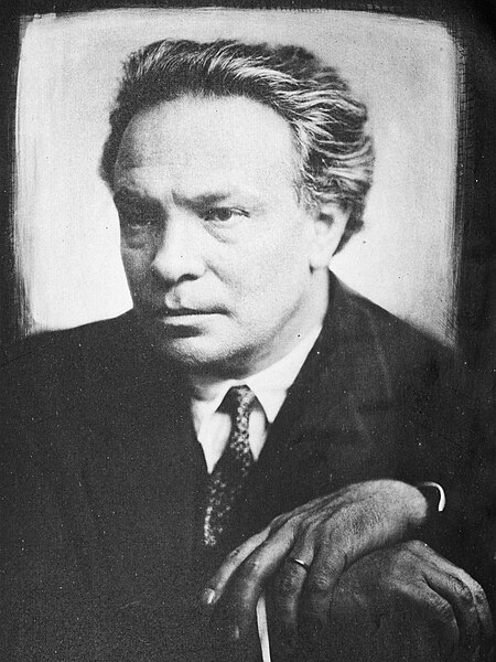 File:Ottorino Respighi, 1927 (cropped).jpg