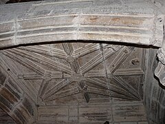 Le plafond de l'escalier au rez-de-chaussée.