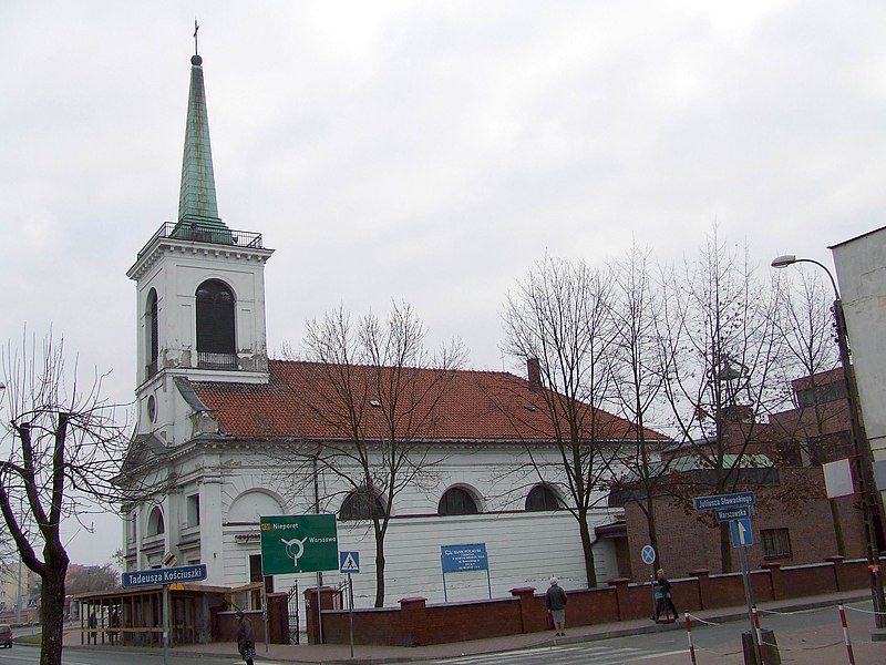 File:POL Nowy Dwór church.jpg