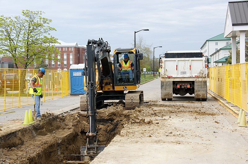 File:PWD Great Lakes water main installation (14058449987).jpg