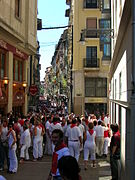 La horrèra blanca e roja de las hèstas de Pampalona