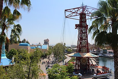 How to get to Paradise Pier with public transit - About the place