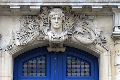 La République, caserne Chaligny à Paris.