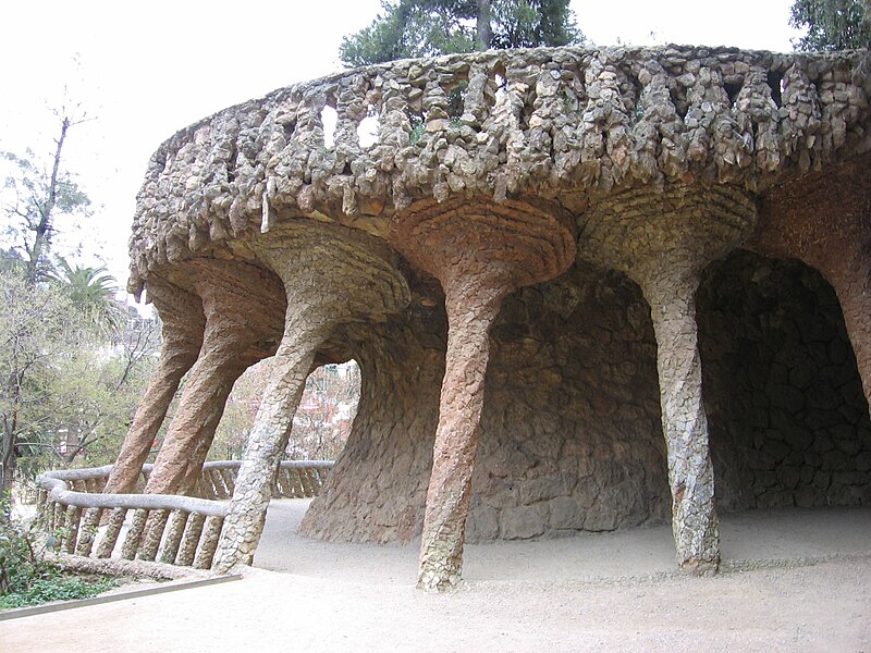 File:Park Güell05.jpg