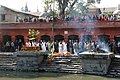 Pashupatinath-Verbrennung-16-Zeremonie-2007-gje.jpg