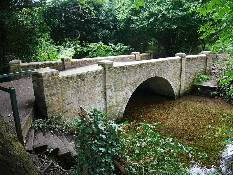 File:Penny Farthing Bridge, Foots Cray Meadows (I).jpg