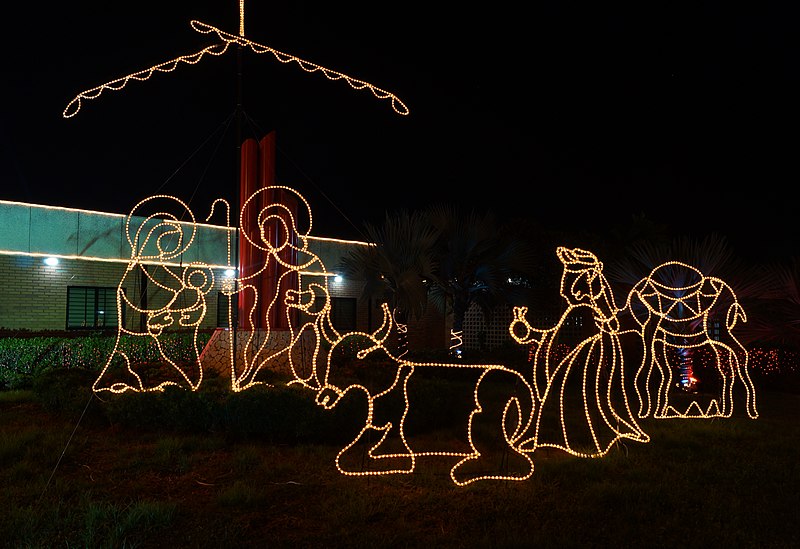 File:Pesebre en la entrada del puerto de Maracaibo I.jpg