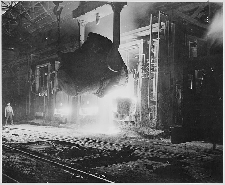 File:Photograph of a Vat of Molten Pig Iron Being Poured into a Open Hearth Furnace at the Jones and Laughlin Steel Company, Pittsburgh, Pennsy - NARA - 535922.jpg