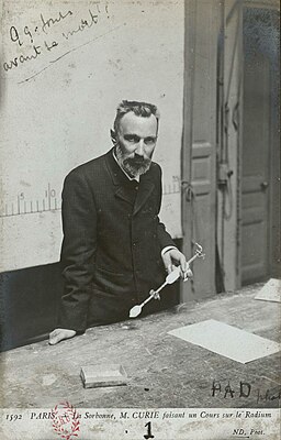 Pierre Curie faisant un cours sur le radium à la Sorbonne