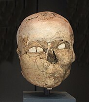 Crâne surmodelé provenant de Jéricho. British Museum.