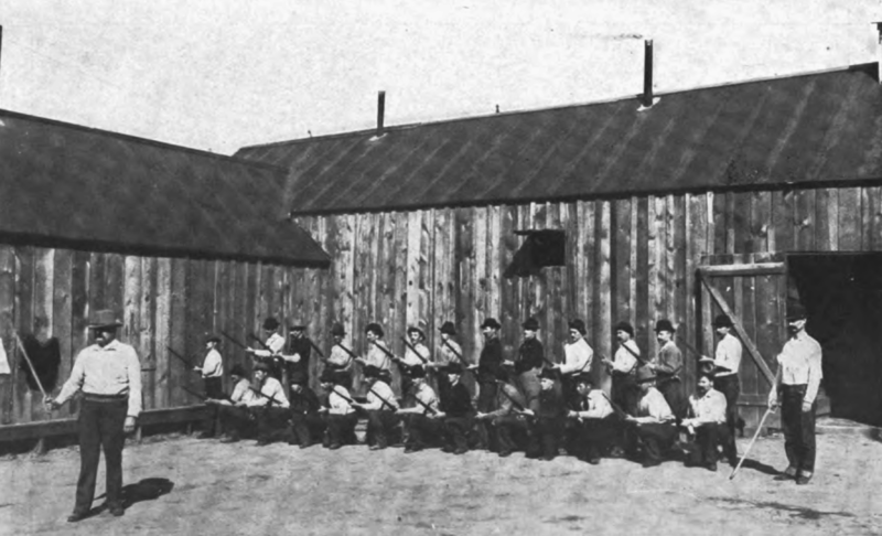 File:Prisoners in Bullpen Wardner ID 1899.png