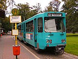 路面電車の電停や低床式プラットホームの駅では乗降扉下部のステップが展開した（2007年撮影）