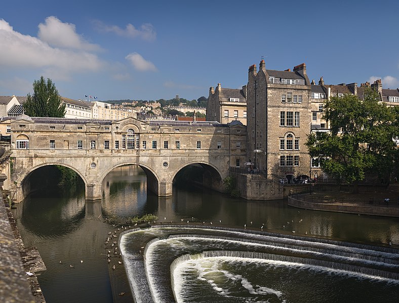 File:Pulteney bridge in Bath view from south before noon2.jpg