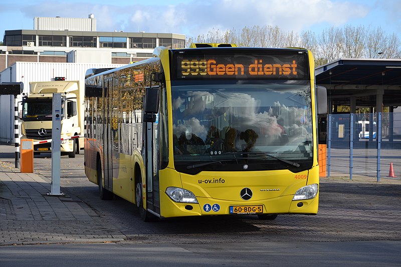 File:Qbuzz U-OV 4009, Utrecht Europalaan (remise GVU).jpg