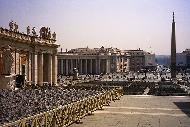 File:Roma-piazza san pietro.jpg