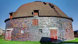 Roundbarn.jpg