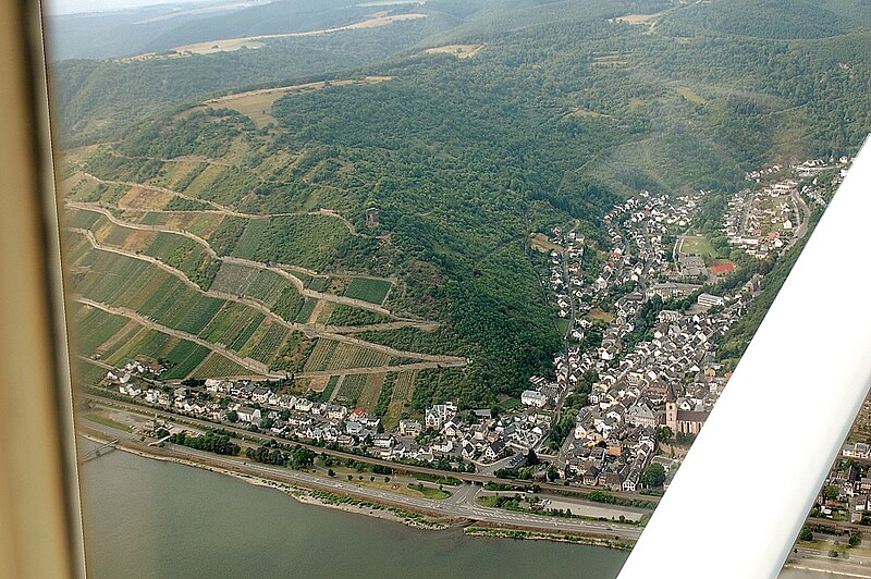 File:Ruine Nollig bei Lorch Luftbild 08.jpg