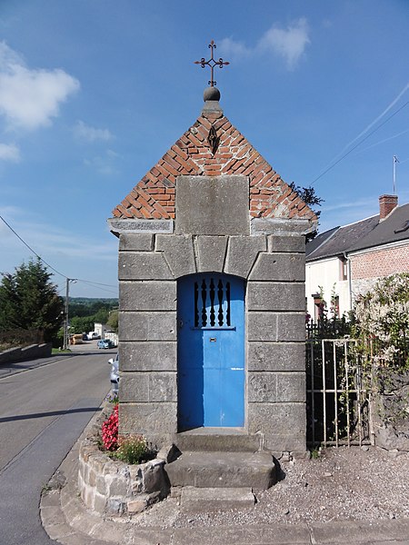 File:Saint-Hilaire-sur-Helpe (Nord, Fr) chapelle, rue principale.jpg