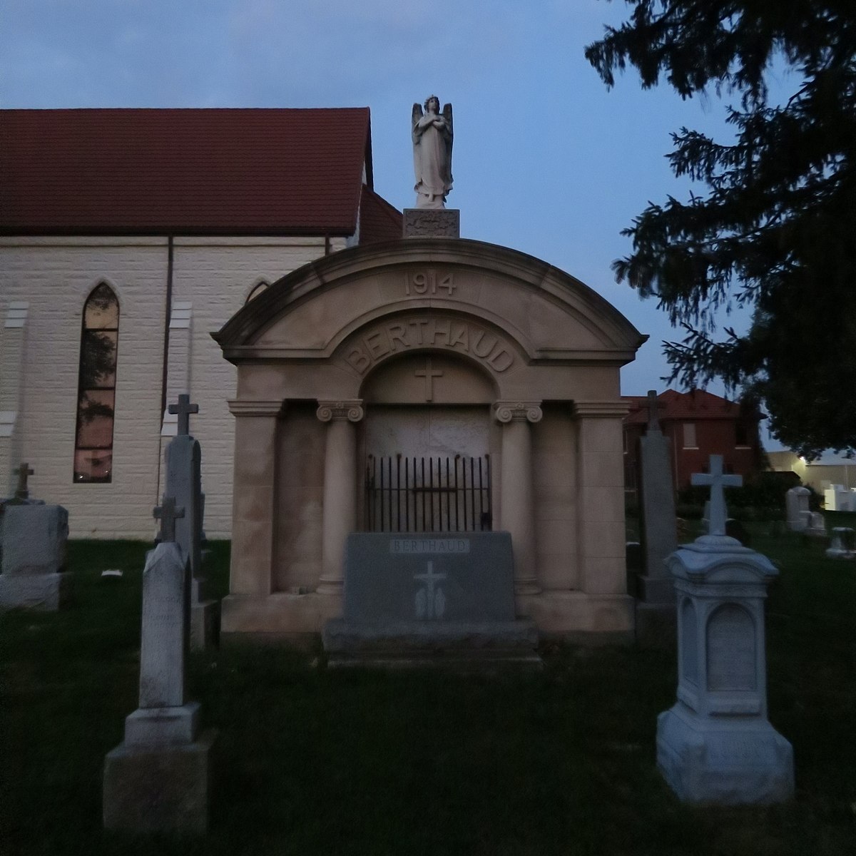 File:Saint Louis Besacon Catholic Church (New Haven, Indiana) - cemetery before 0 ...