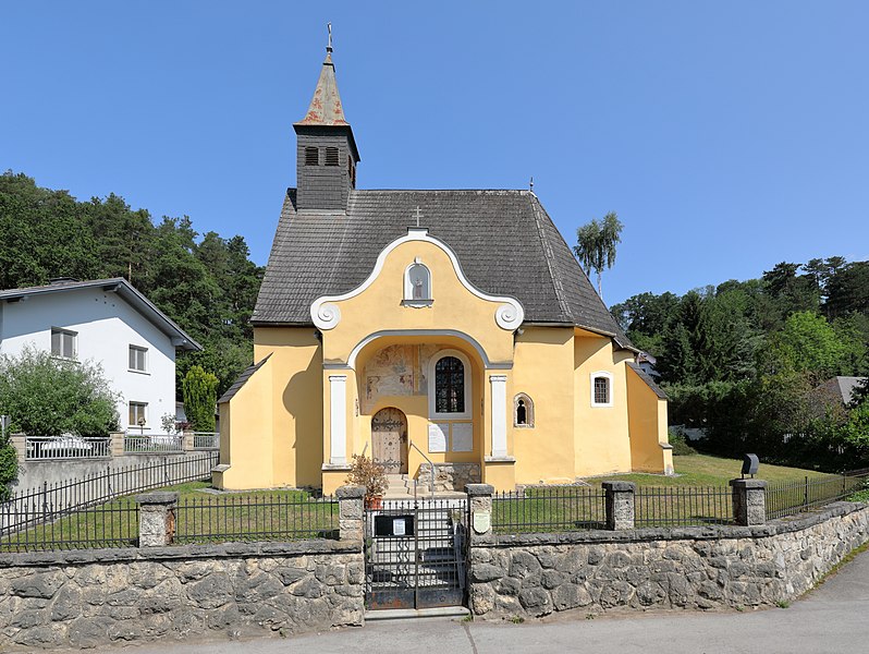 File:Sautern - Kapelle.JPG