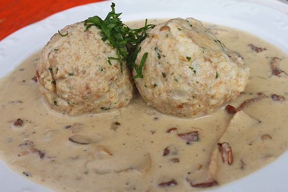 Semmelknödel with mushroom sauce