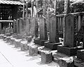 Tamjan gori na grobovima u hramu Sengaku.
