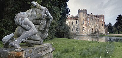 How to get to Shirburn Castle with public transport- About the place