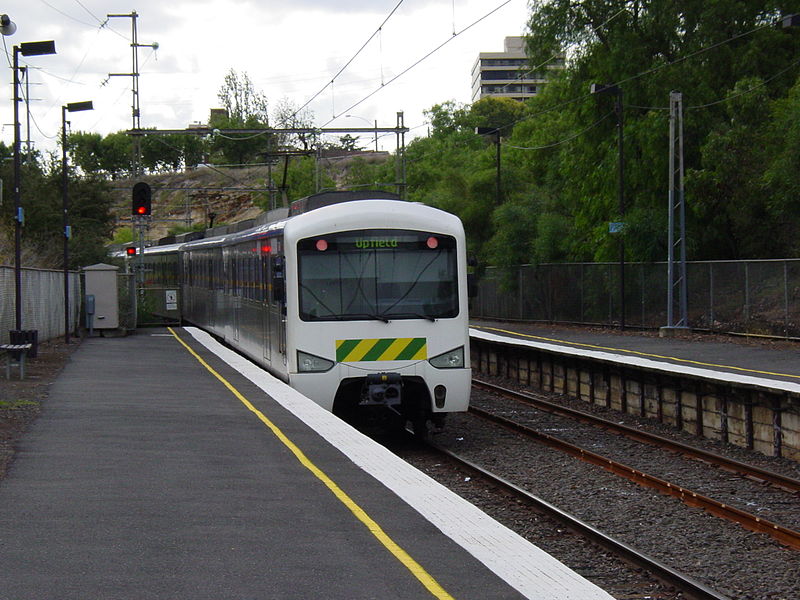 File:Siemens train, Royal Park Station, Melbourne.jpg
